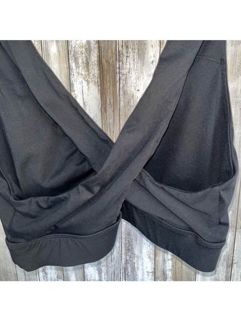 Fabletics Black Keyhole Cross Sports Bra - Picture 3 of 3